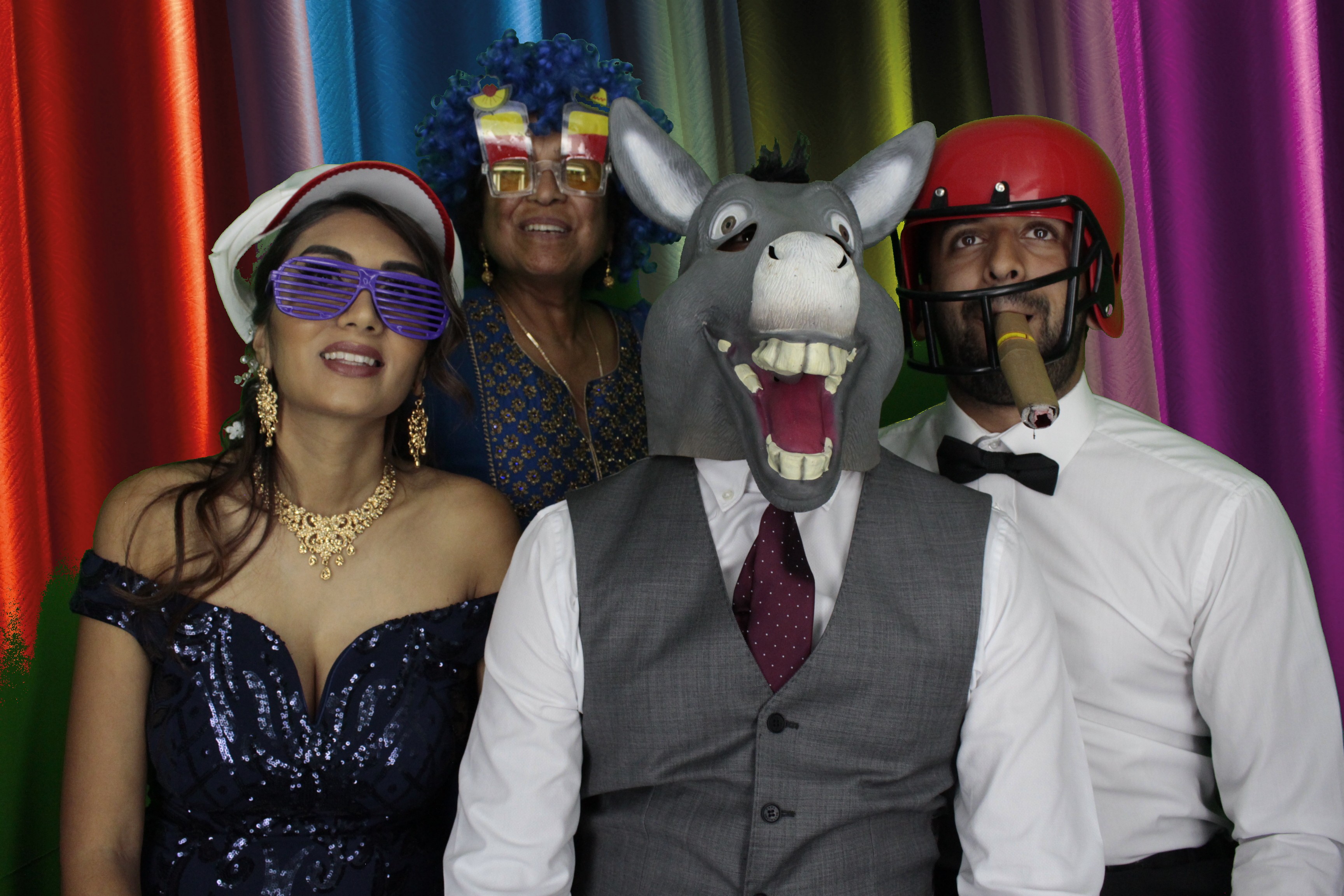 Bhavin & Yasmin’s Wedding | View more photos from the event at gallery.myphotoboothexperience.co.uk/u/MyPhotoBoothExperienceLtd/Bhavin-Yasmin’s-Wedding